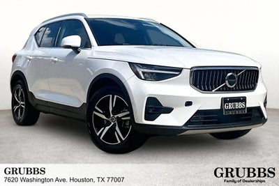 2023 Volvo XC40 B5 Plus Bright Theme