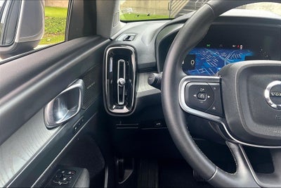 2024 Volvo XC40 B5 Plus Bright Theme