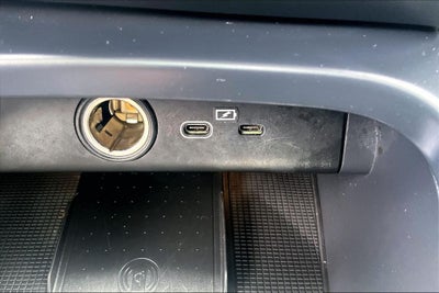 2024 Volvo XC40 B5 Plus Bright Theme
