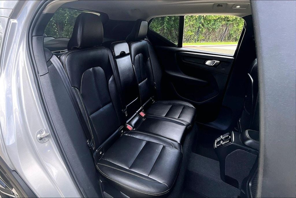 2024 Volvo XC40 B5 Plus Bright Theme