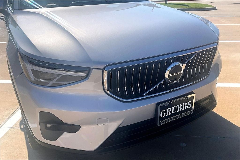 2024 Volvo XC40 B5 Plus Bright Theme