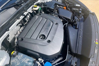 2024 Volvo XC40 B5 Plus Bright Theme