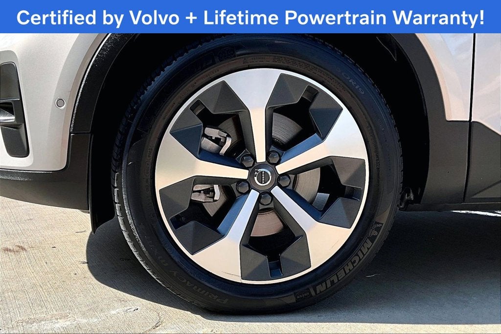 2024 Volvo XC40 B5 Plus Bright Theme