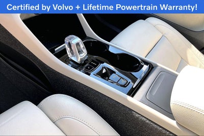 2024 Volvo XC40 B5 Plus Bright Theme