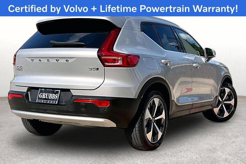 2024 Volvo XC40 B5 Plus Bright Theme