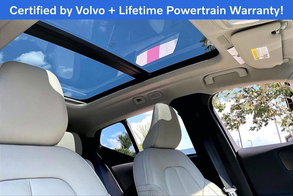 2024 Volvo XC40 B5 Plus Bright Theme