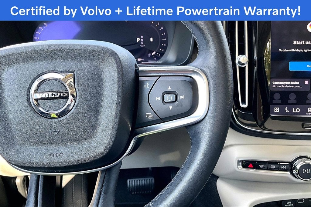 2024 Volvo XC40 B5 Plus Bright Theme