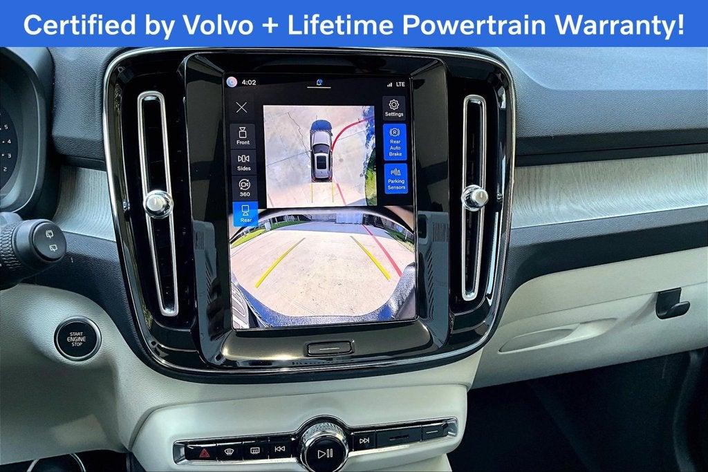 2024 Volvo XC40 B5 Plus Bright Theme