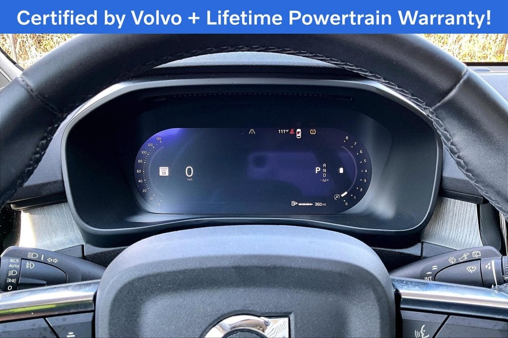 2024 Volvo XC40 B5 Plus Bright Theme