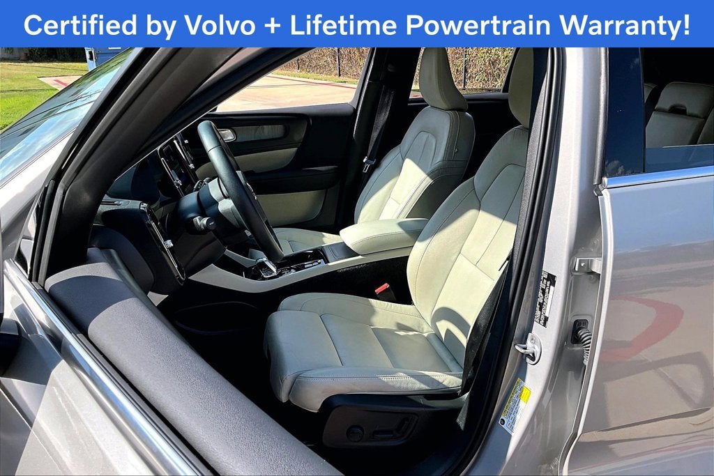 2024 Volvo XC40 B5 Plus Bright Theme