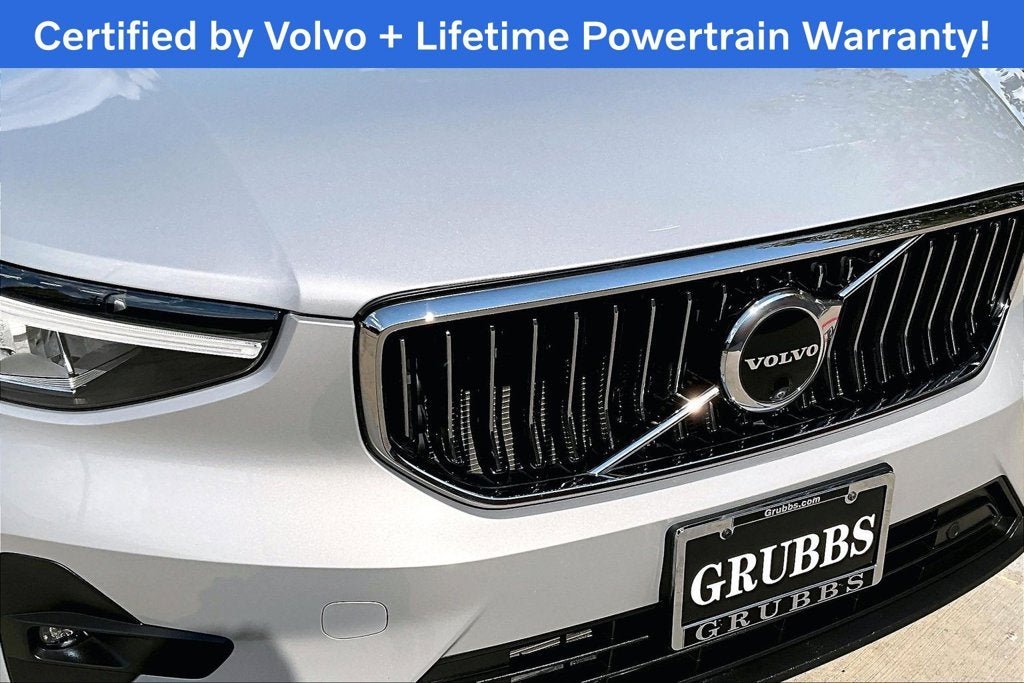 2024 Volvo XC40 B5 Plus Bright Theme