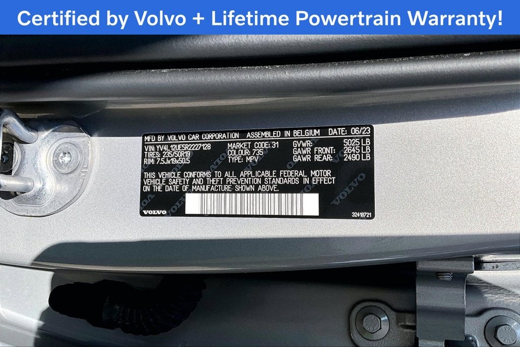 2024 Volvo XC40 B5 Plus Bright Theme