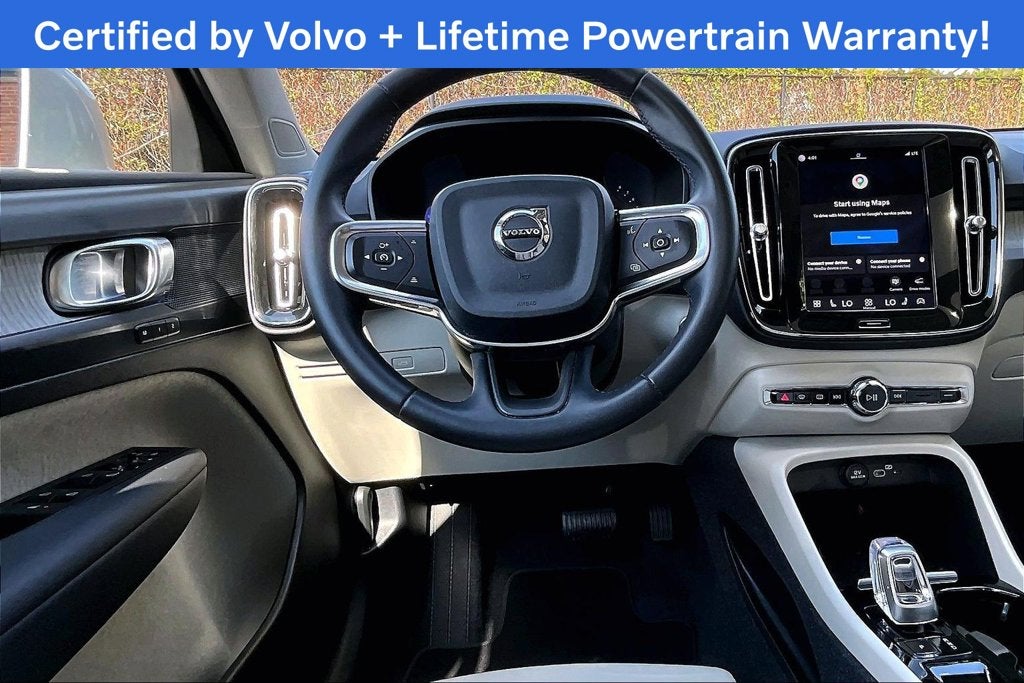 2024 Volvo XC40 B5 Plus Bright Theme