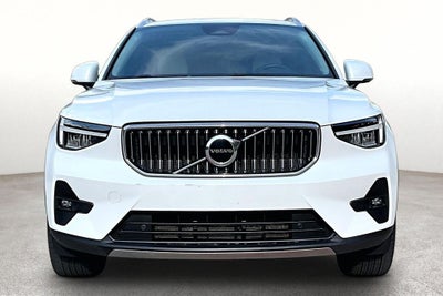 2023 Volvo XC40 B5 Plus Bright Theme