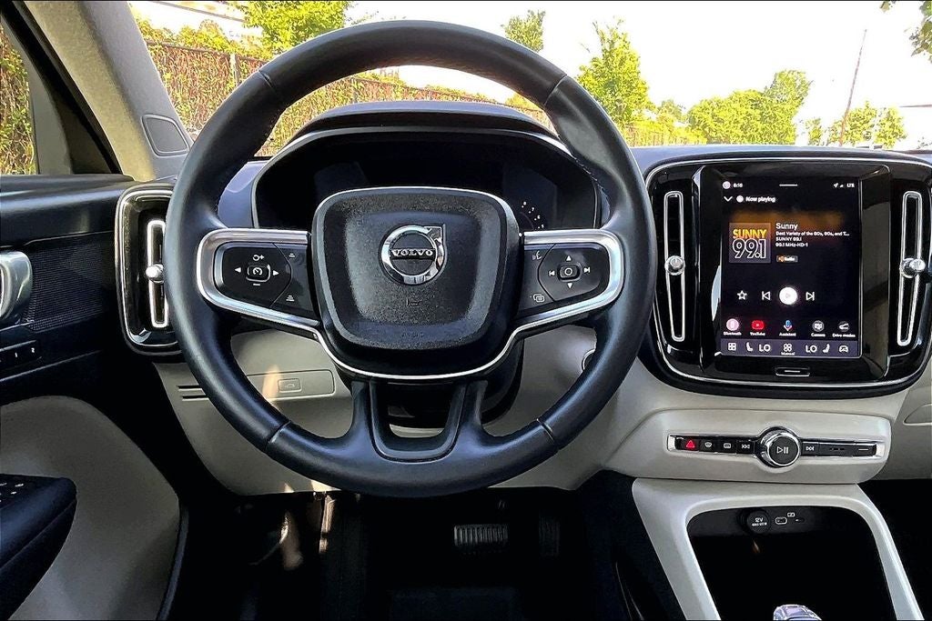 2023 Volvo XC40 B5 Plus Bright Theme