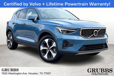 2025 Volvo XC40 B5 Plus Bright Theme