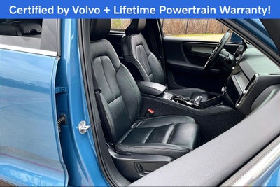 2025 Volvo XC40 B5 Plus Bright Theme
