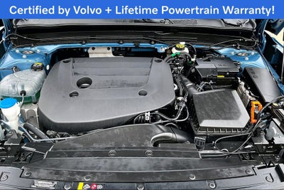 2025 Volvo XC40 B5 Plus Bright Theme