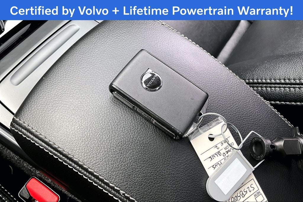 2025 Volvo XC40 B5 Plus Bright Theme