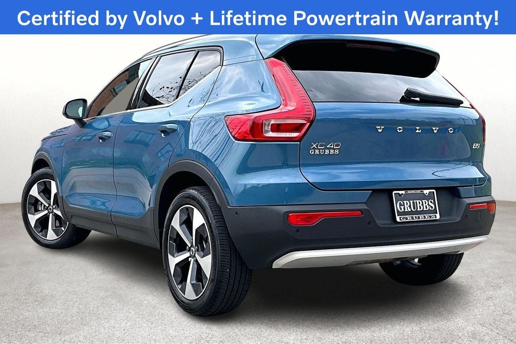 2025 Volvo XC40 B5 Plus Bright Theme