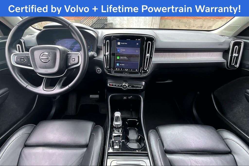2025 Volvo XC40 B5 Plus Bright Theme