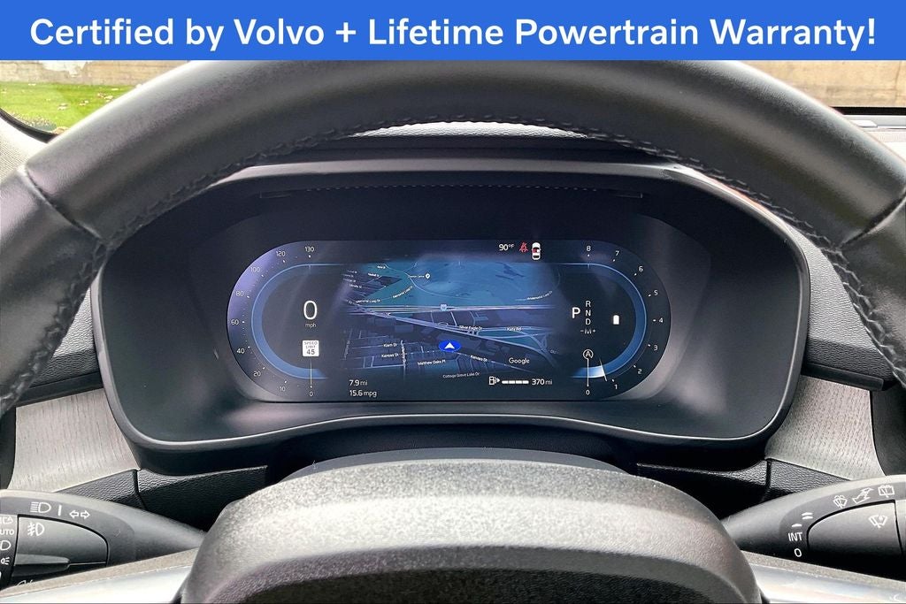 2025 Volvo XC40 B5 Plus Bright Theme