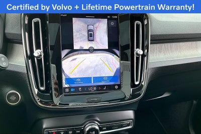 2025 Volvo XC40 B5 Plus Bright Theme