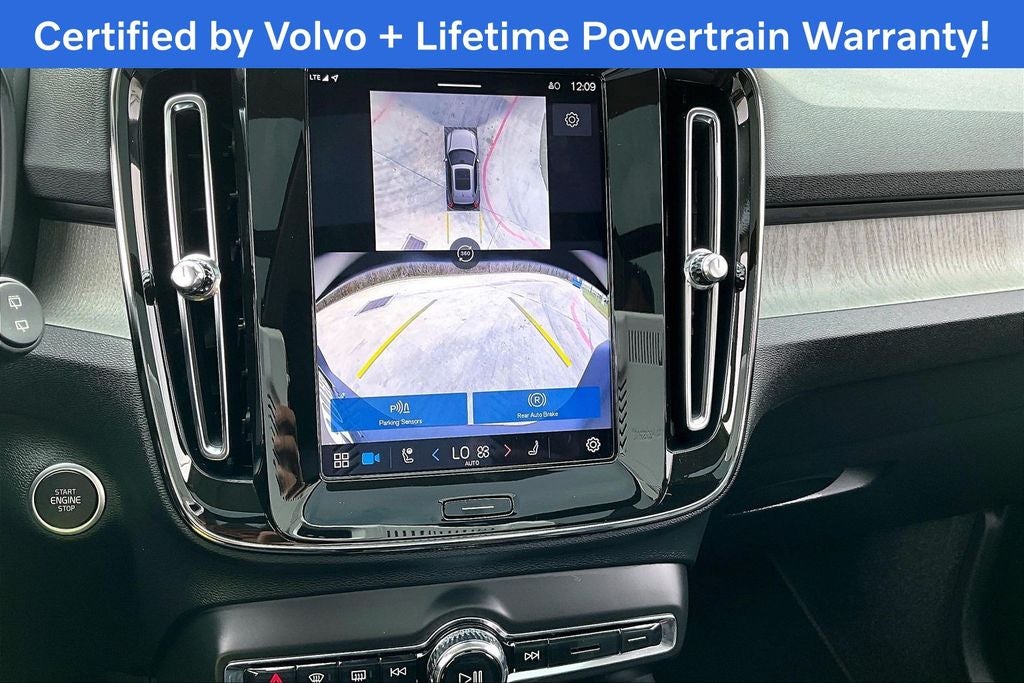 2025 Volvo XC40 B5 Plus Bright Theme