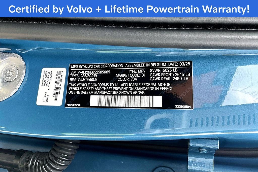 2025 Volvo XC40 B5 Plus Bright Theme