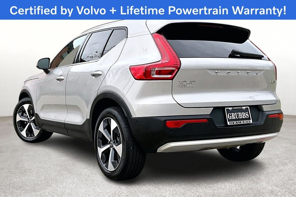 2025 Volvo XC40 B5 Plus Bright Theme
