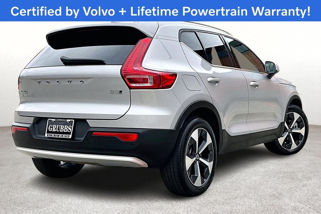 2025 Volvo XC40 B5 Plus Bright Theme