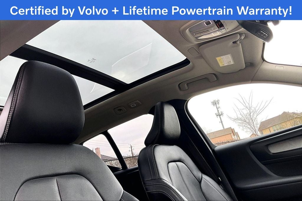 2025 Volvo XC40 B5 Plus Bright Theme