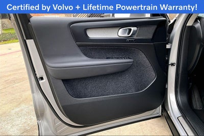 2025 Volvo XC40 B5 Plus Bright Theme