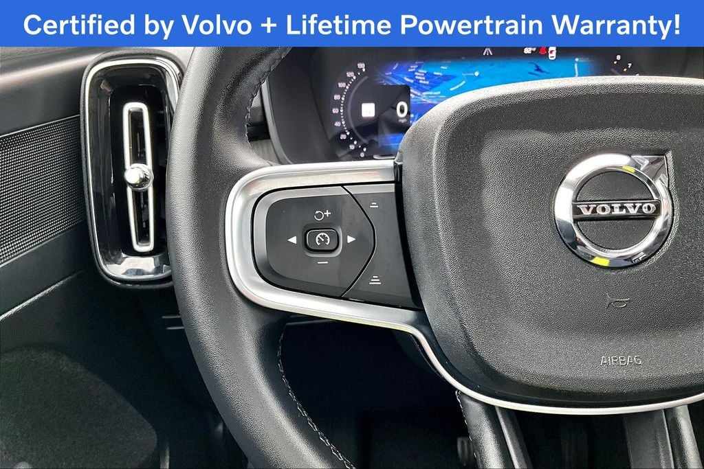 2025 Volvo XC40 B5 Plus Bright Theme