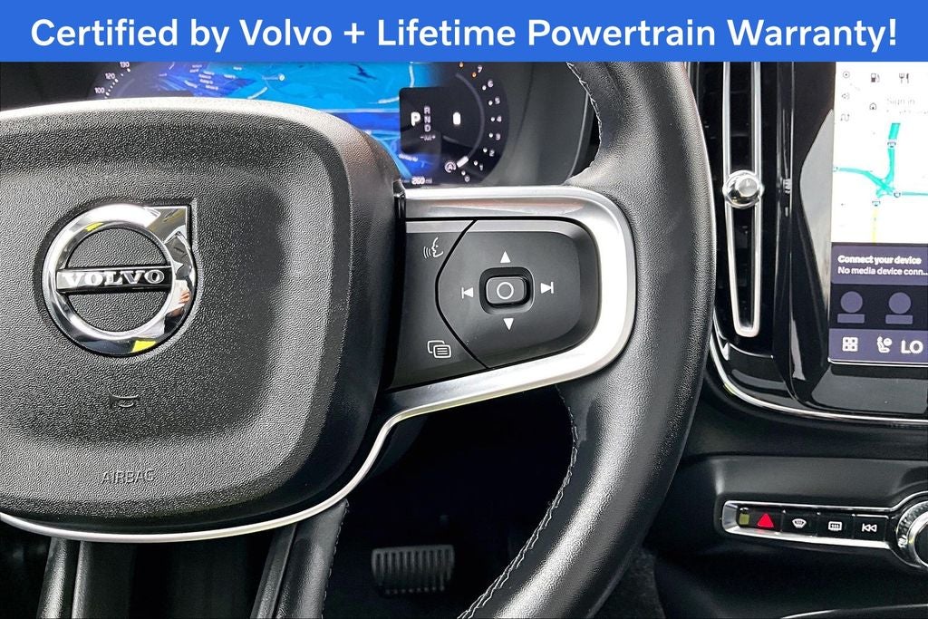 2025 Volvo XC40 B5 Plus Bright Theme