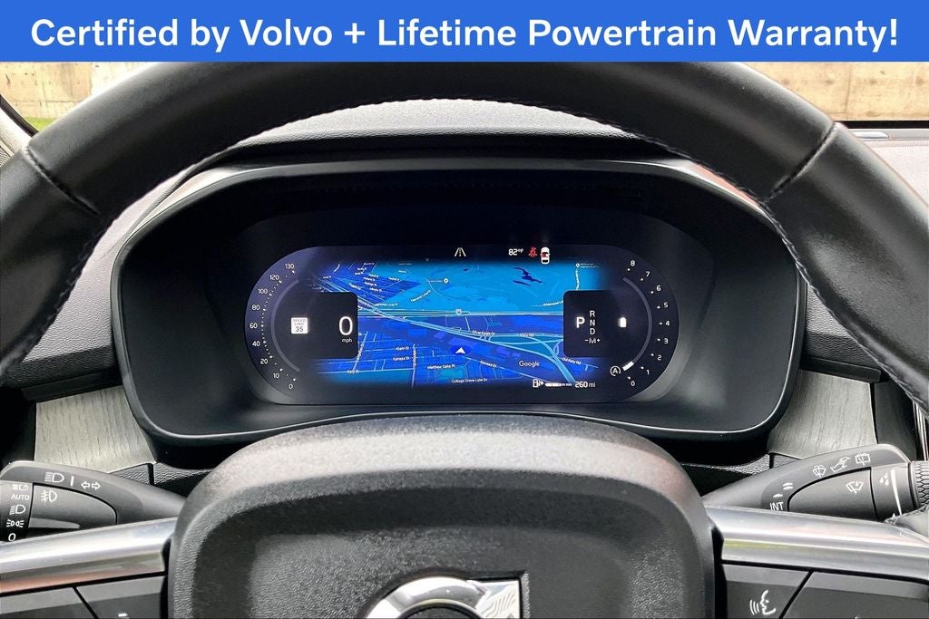 2025 Volvo XC40 B5 Plus Bright Theme