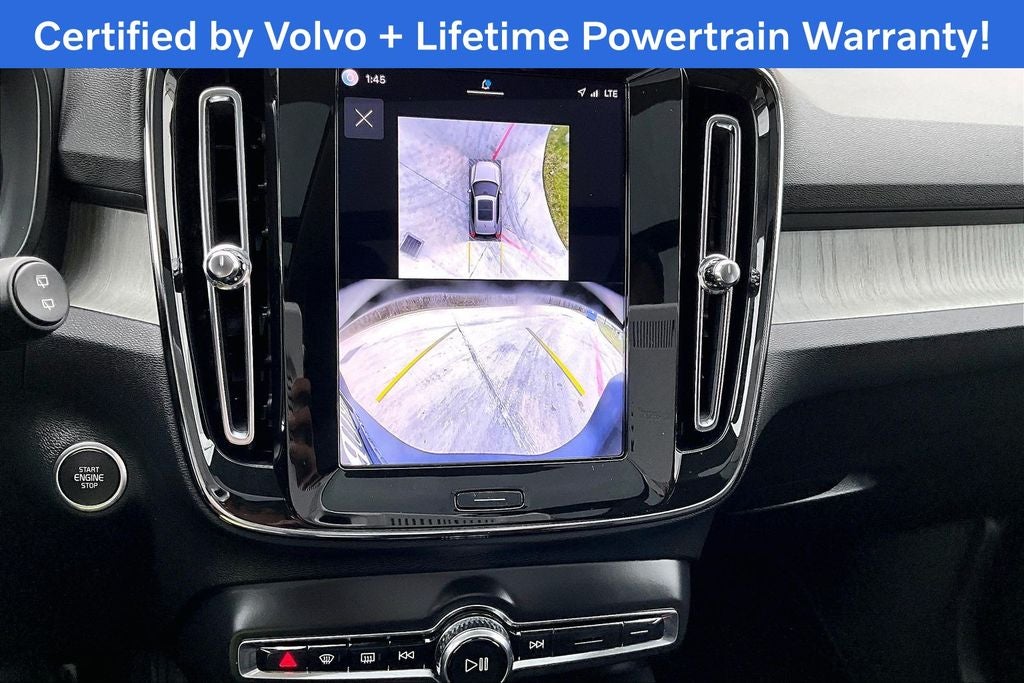 2025 Volvo XC40 B5 Plus Bright Theme