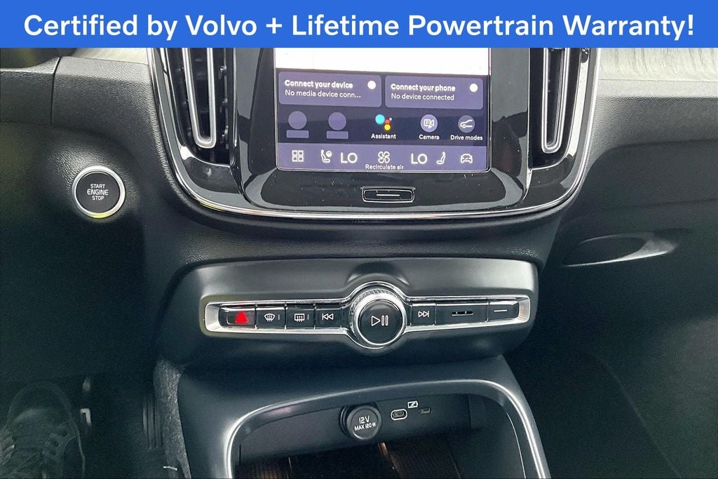 2025 Volvo XC40 B5 Plus Bright Theme