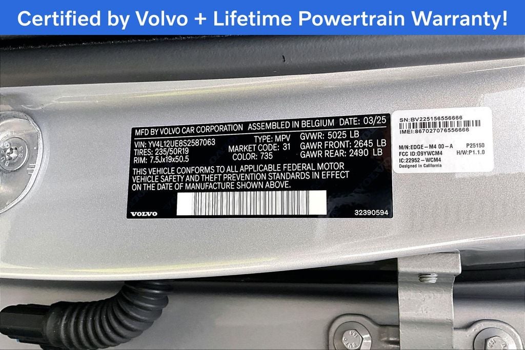 2025 Volvo XC40 B5 Plus Bright Theme