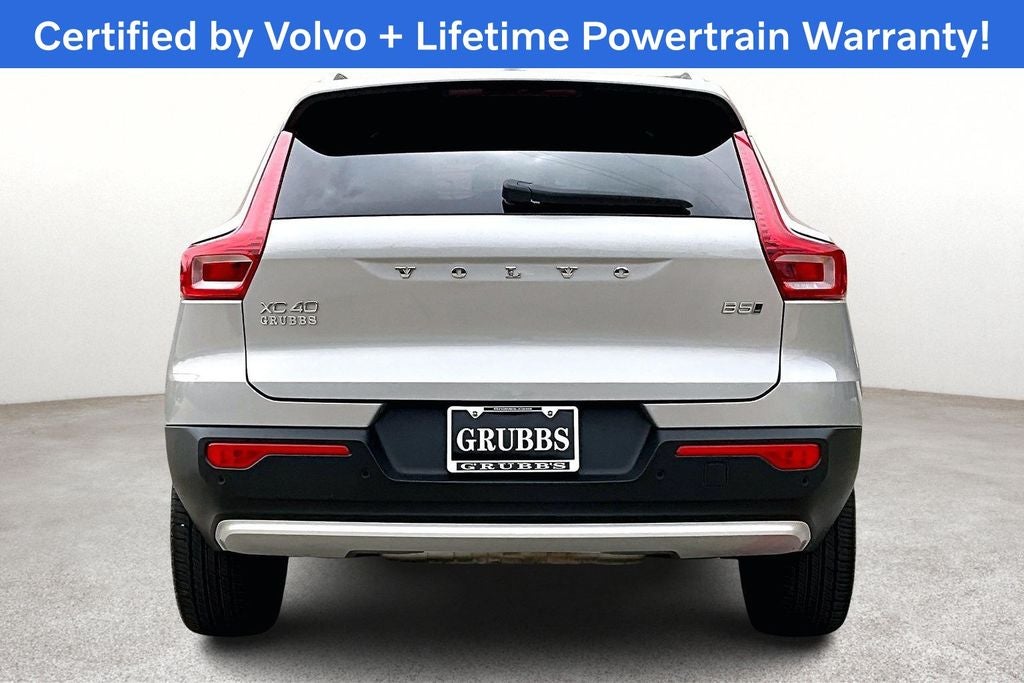 2025 Volvo XC40 B5 Plus Bright Theme