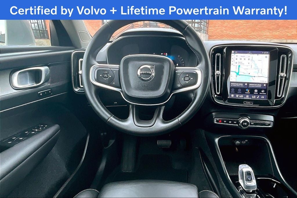 2025 Volvo XC40 B5 Plus Bright Theme