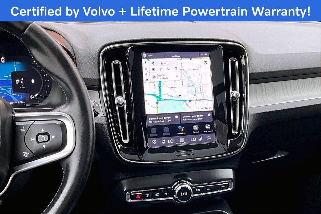 2025 Volvo XC40 B5 Plus Bright Theme