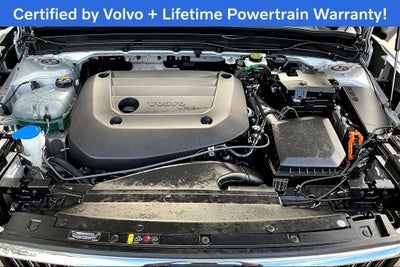 2025 Volvo XC40 B5 Plus Bright Theme