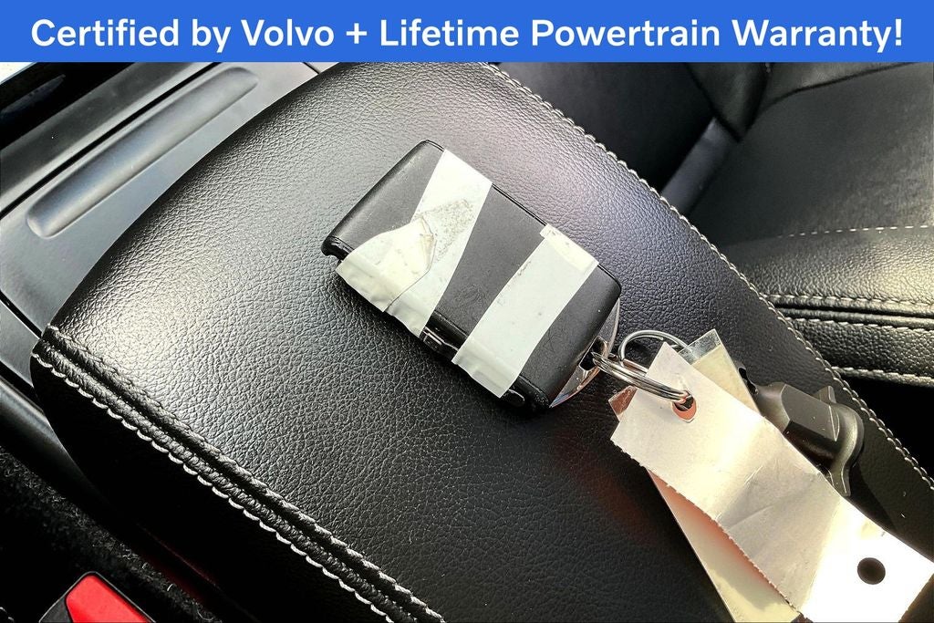 2025 Volvo XC40 B5 Plus Bright Theme