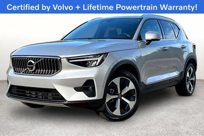 2025 Volvo XC40 B5 Plus Bright Theme