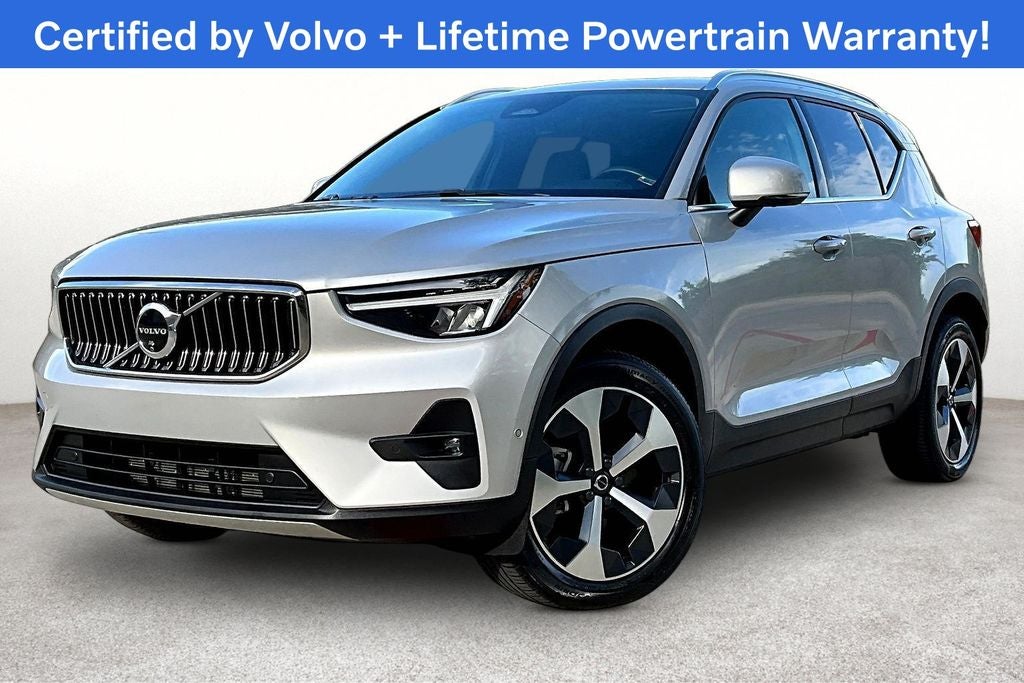 2025 Volvo XC40 B5 Plus Bright Theme