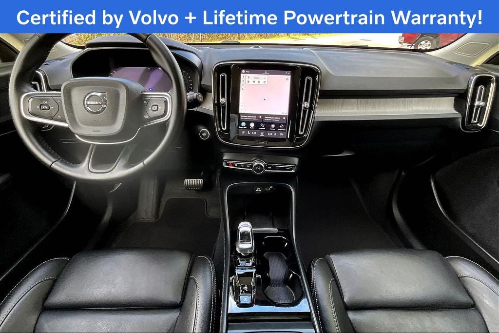 2025 Volvo XC40 B5 Plus Bright Theme