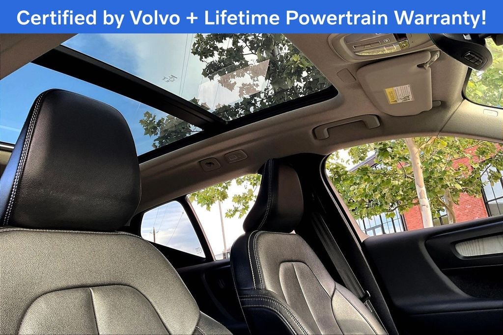 2025 Volvo XC40 B5 Plus Bright Theme