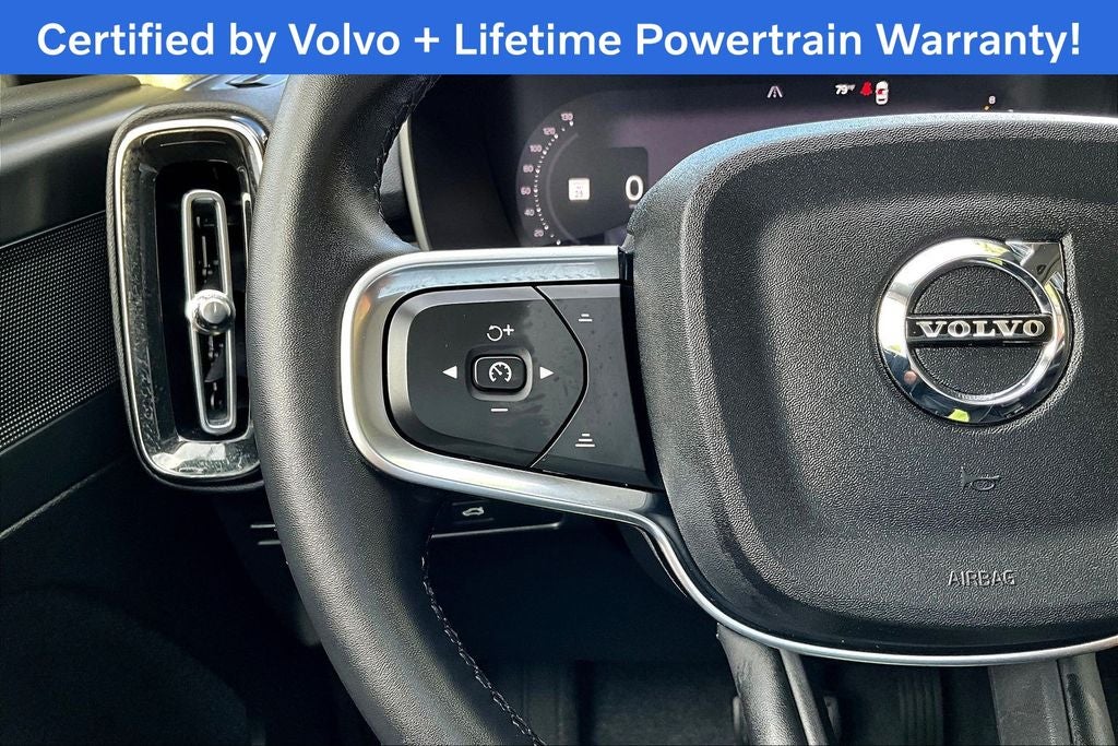 2025 Volvo XC40 B5 Plus Bright Theme