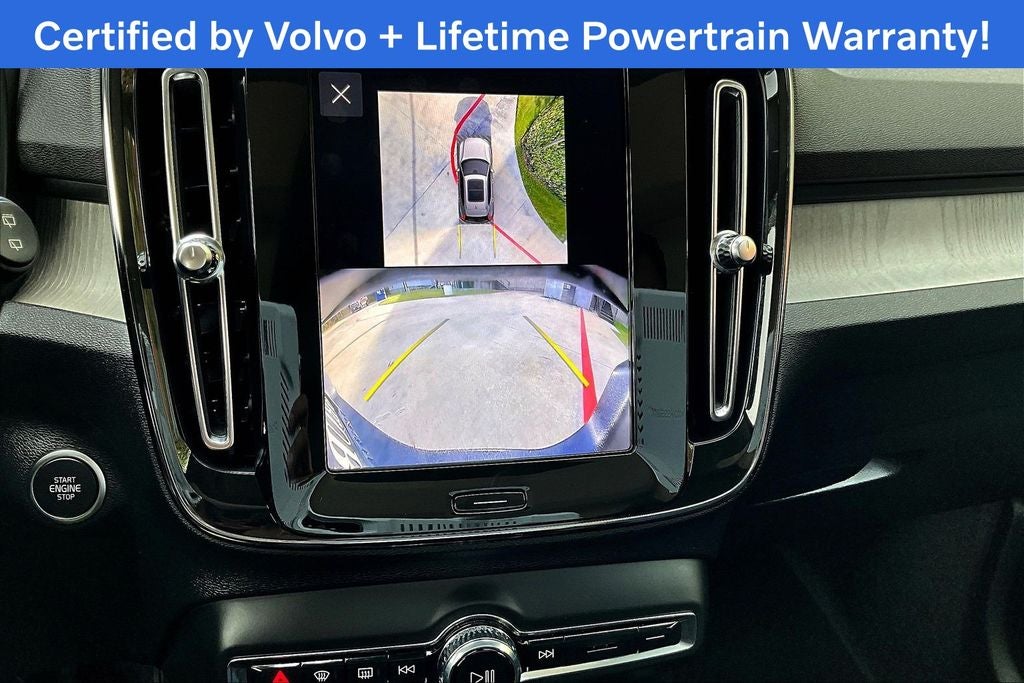 2025 Volvo XC40 B5 Plus Bright Theme